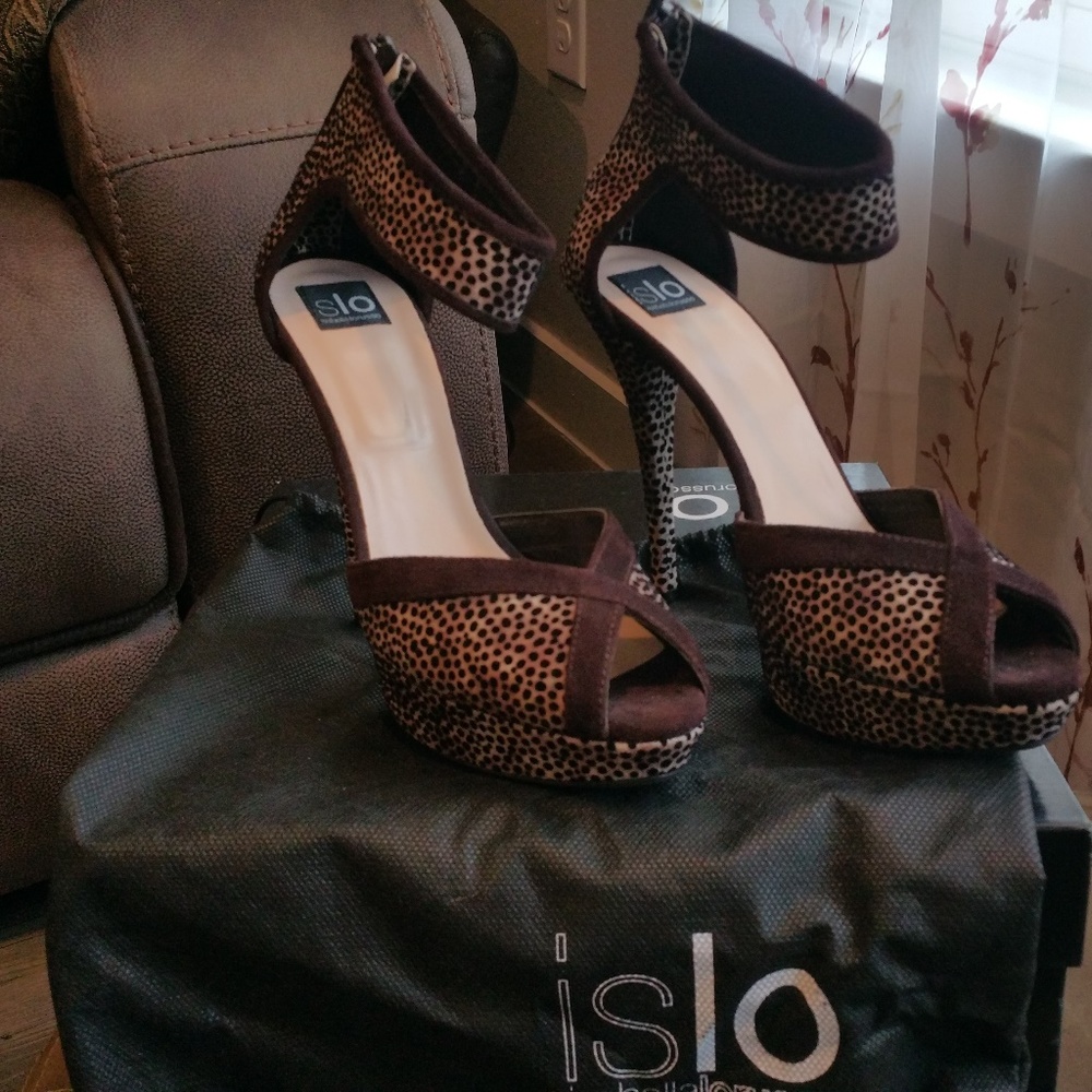 Woman"s Shoes islo, Brand New!